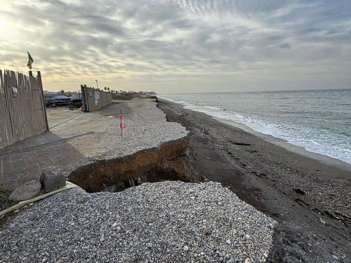 Archivo - Playa de Balerma.