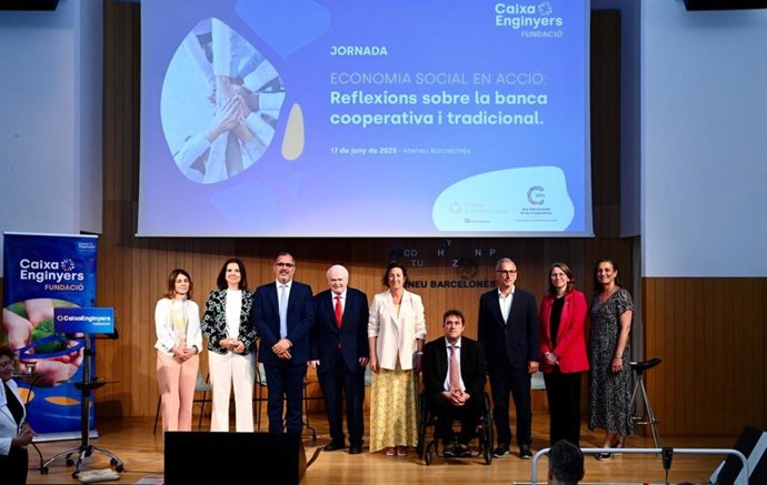 Archivo - Los participantes en el encuentro.