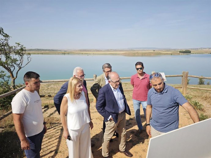 Junta y Monteagudo (Soria) firman un protocolo para la mejora y rehabilitación del patrimonio natural de la localidad.