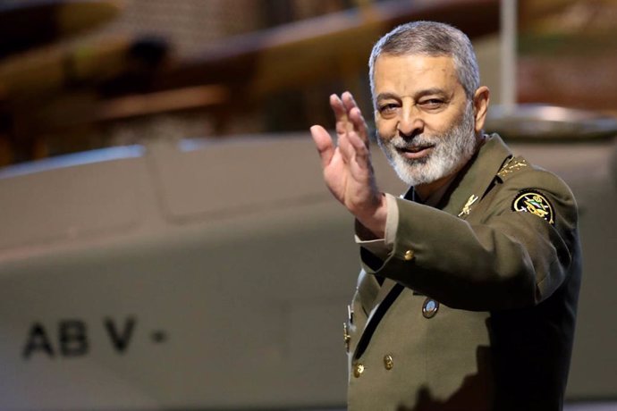 Archivo - January 23, 2024, Tehran, Iran: Iranian Army Chief Commander ABDOLRAHIM MOUSAVI waves during Iranian-made unmanned aerial vehicles (UAV) on display ceremony in Tehran. A large number of Iranian-made drones joined the Army's combat units in sever