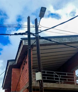 Archivo - Un poste de luz, a 19 de abril de 2025, en Madrid (España). 