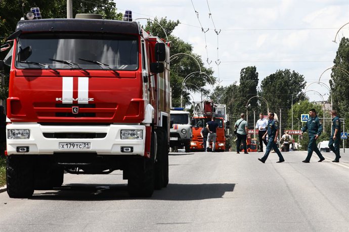 Serviços de emergência após ataque de drone em Belgorod, Rússia
