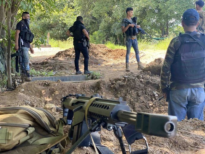 Archivo - Arquivo - 22 de setembro de 2021: EUM20210925SOC19.JPG .ApatzingĂˇn, Mich. ViolenceViolencia-MichoacĂˇn. - 25 de setembro de 2021. Os combates entre habitantes armados e membros do Cartel de Jalisco - Nova Geração em Tepalcatepec se tornaram um 