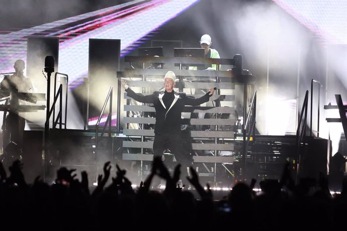 Pet Shop Boys abre en Sevilla su nueva gira de celebración de sus 40 años sobre los escenarios