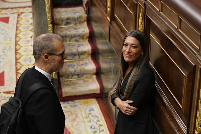 El diputado de Junts Josep Maria Cruset y la portavoz de Junts en el Congreso de los Diputados, Miriam Nogueras, durante una sesión de control al Gobierno, en el Congreso de los Diputados, a 11 de junio de 2025, en Madrid (España). El presidente del Gobie