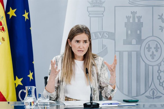 La vicepresidenta tercera y ministra para la Transición Ecológica y el Reto Demográfico, Sara Aagesen, durante una rueda de prensa tras el Consejo de Ministros, en el Palacio de la Moncloa, a 17 de junio de 2025, en Madrid (España).