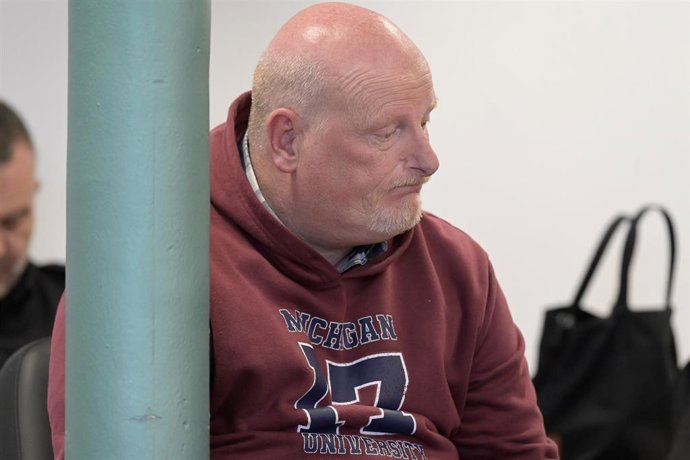 O acusado de asasinar e violar a Elisa Abruñedo, Roger Serafín Rodríguez, no xuízo na Audiencia da Coruña