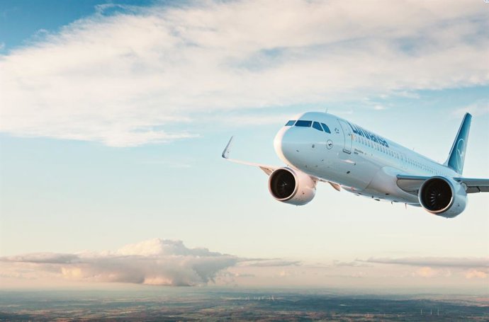 Airbus compensará los vuelos de sus empleados en Alemania con SAF gracias a un acuerdo con Lufthansa.