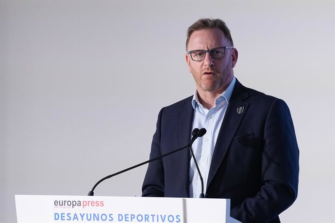 Alain Gilpin, CEO da World Rugby, durante o Desayunos Deportivos Europa Press com Alain Gilpin, CEO da World Rugby, e Juan Carlos Martin, presidente da Real Federação Espanhola de Rugby, no Campus Camilo Jose Cela em 18 de junho de 2025 em Madri, Espanha.