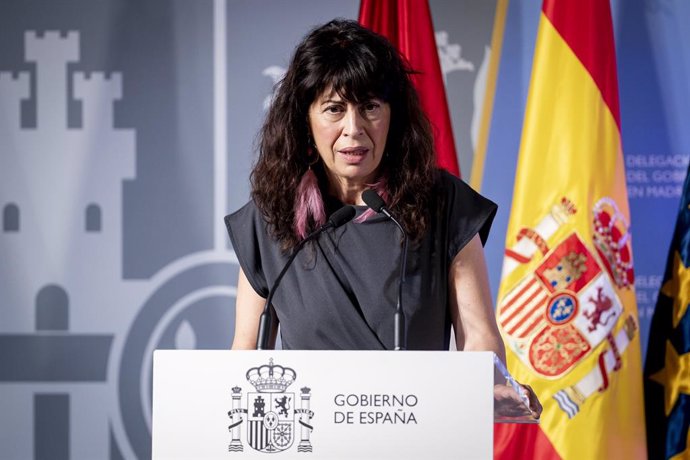 La ministra de Igualdad, Ana Redondo, interviene durante un acto de entrega de nueve medallas a la Promoción de los Valores de Igualdad, en la Delegación del Gobierno, a 11 de junio de 2025, en Madrid (España). Durante el acto, organizado por la Delegació