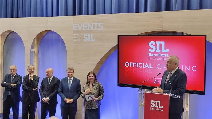 Autoridades españolas y catalanas participan en la inauguración del SIL 2025.