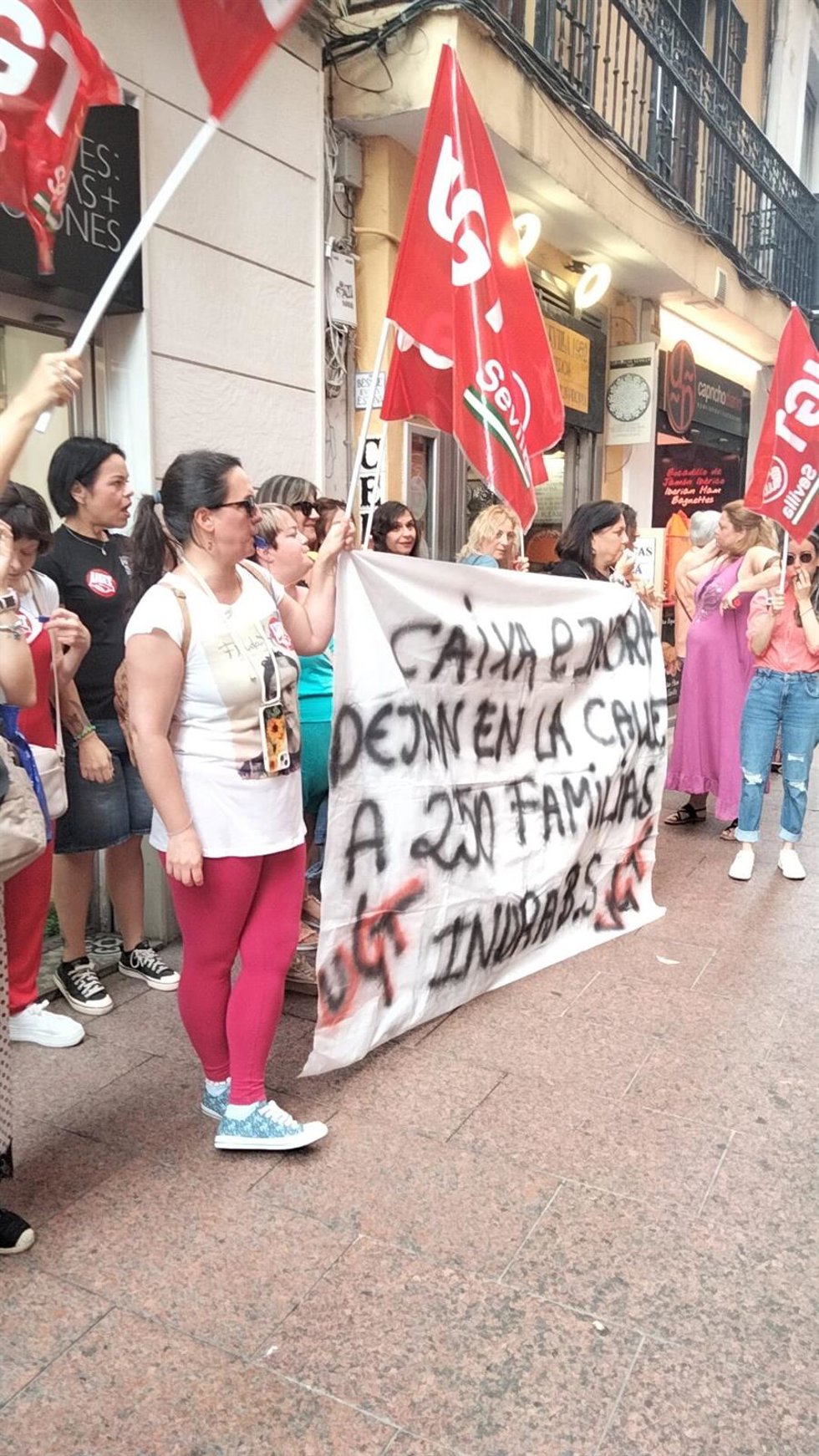 El sindicato, mayoritario en la mesa de negociación, apunta que a los teleoperadores afectados "no se les aplica el convenio colectivo correcto"