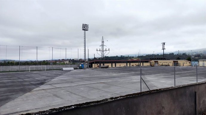 Archivo - Campo de fútbol del Matalablima, en La Monxina (Oviedo).