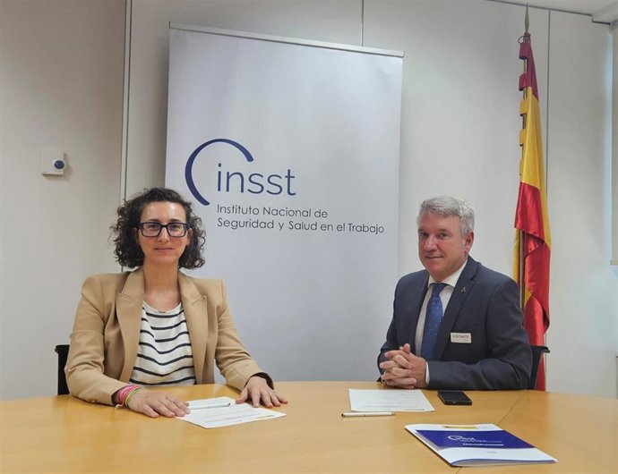 Firma del acuerdo entre la Escuela Andaluza de Salud Pública (EASP) y el Instituto Nacional de Seguridad y Salud en el Trabajo (Insst).