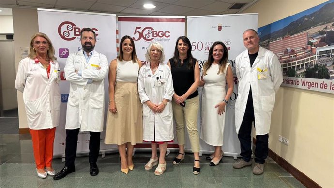 La gerente del SMS, Isabel Ayala, clausuró los actos por el 50 aniversario del Centro de Bioquímica y Genética Clínica