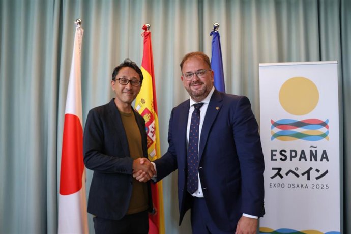 El alcalde de Mérida, Antonio Rodríguez Osuna, durante uno de los encuentros con touroperadores en Japón.