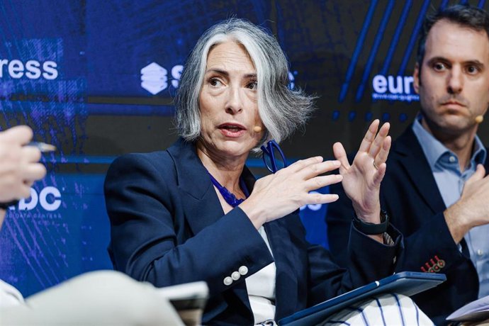 La vicepresidenta de Spain DC y consejera delegada de Equinix España, Eulalia Flo durante el encuentro informativo Spain DC bajo el título 'Centros de datos: el cerebro de la era digital', en el Espacio Bertelsmann.