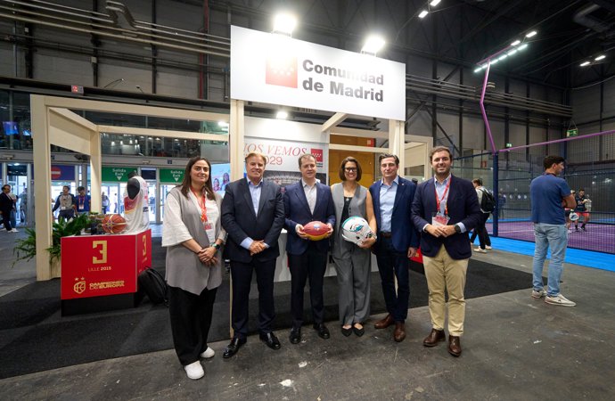 Pri Shumate en el stand de la Comunidad de Madrid de Sports Summit Madrid 2025