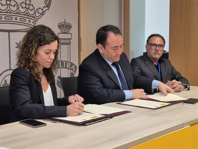 Firma del convenio que regula el Mecanismo Reinicia+ FOCIT DANA, del Ministerio de Industria y el ICO