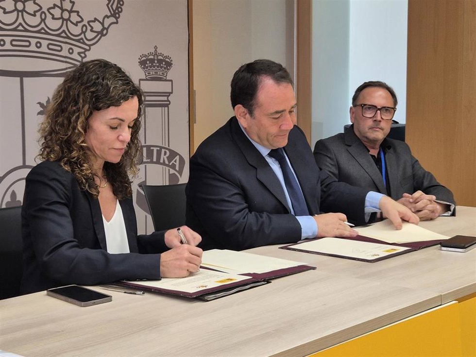 Firma del convenio que regula el Mecanismo Reinicia+ FOCIT DANA, del Ministerio de Industria y el ICO