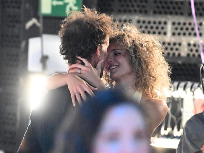 Álvaro Muñoz Escassi y Sheila Casas durante el encuentro de medios celebrado para hace balance de ‘Supervivientes’, a 18 de junio de 2025, en Madrid (España).