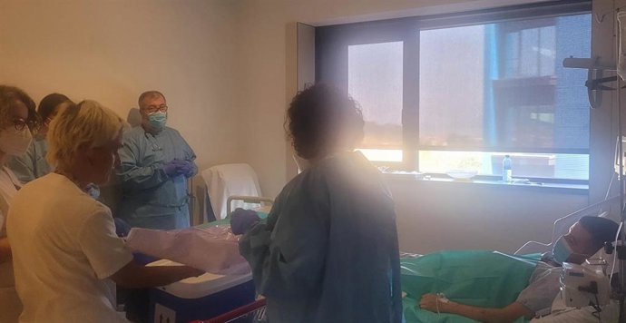 Un paciente del Hospital Álvaro Cunqueiro de Vigo, primero de España en recibir tratamiento de terapia génica para la hemofilia B