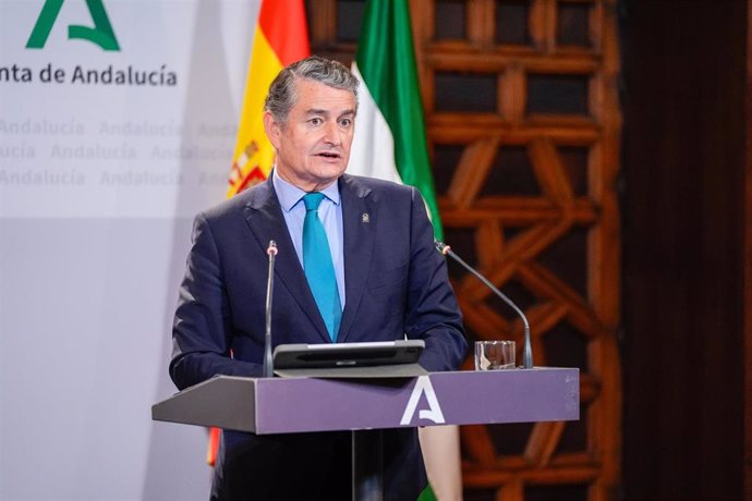 Archivo - El consejero de la Presidencia, Interior, Diálogo Social y Simplificación Administrativa Antonio Sanz Cabello comparece en la rueda de prensa posterior al Consejo de Gobierno. A 26 de marzo de 2025. (Foto de archivo).