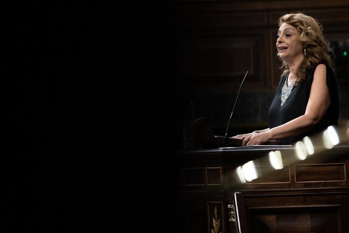 La diputada de Coalición Canaria Cristina Valido, durante una sesión plenaria, en el Congreso de los Diputados, a 17 de junio de 2025, en Madrid (España).