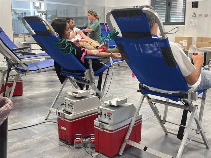 Área Sanitaria Norte celebra una jornada de donación de sangre entre profesionales por Día Mundial del Donante