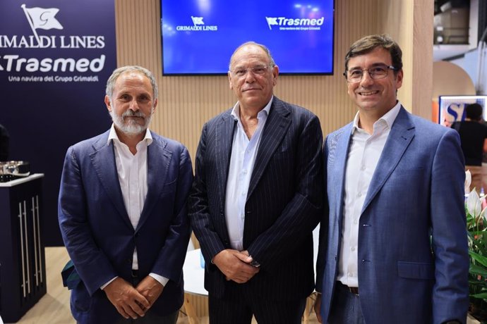 El conseller delegat de Grimaldi Logística España, Mario Massarotti; el conseller delegat de Trasmed, Ettore Morace; i el director de Relacions Institucionals de grup Grimaldi a Espanya, Miguel Pardo