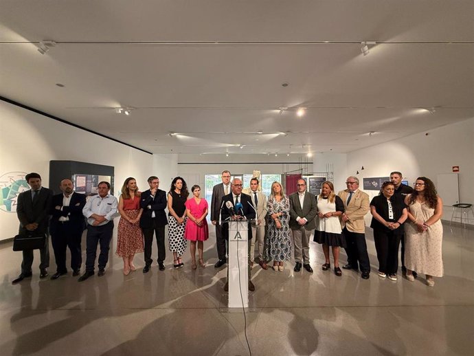Jesús Estrella con los delegados territoriales tras la reunión de coordinación