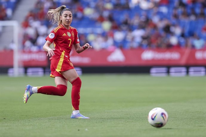 Olga Carmona of Spain in action during the UEFA Womens Nations League 2024/25 Grp A3 MD 6, match between Spain and England RCDE Stadium on June 03, 2025 in Cornella, Barcelona, Spain.