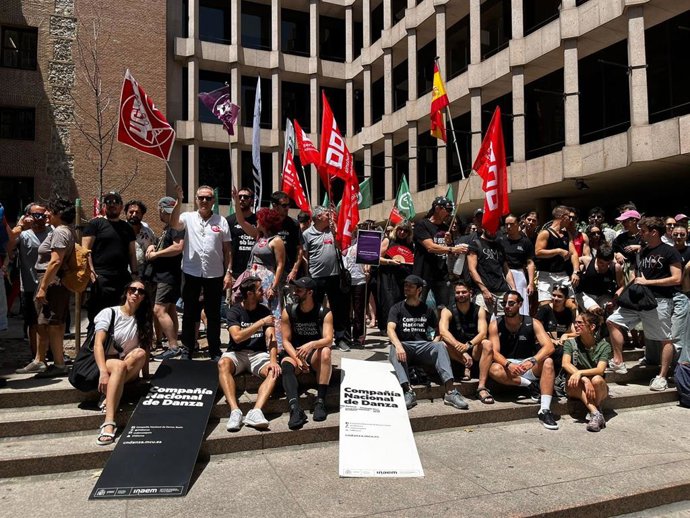 Los trabajadores del INAEM se han concentrado ante la "deriva autoritaria" del organismo.