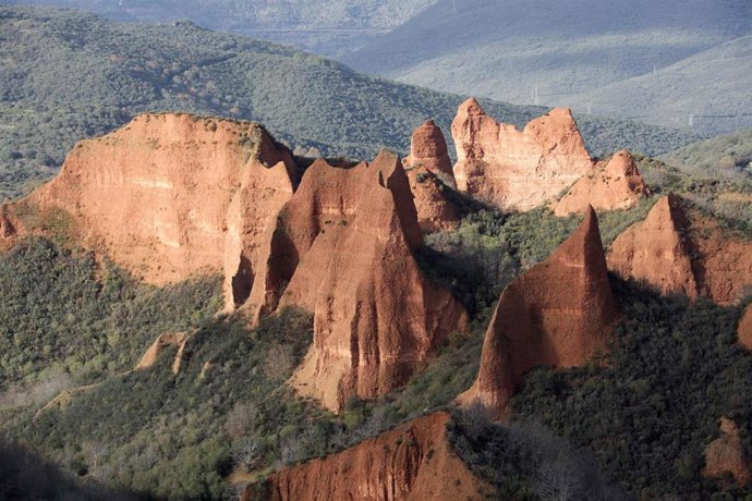 Archivo - Paisaje de Las Médulas bercianas (León), uno de los temas que se tratarán en el curso sobre minería aurífera organizado por la ULE.