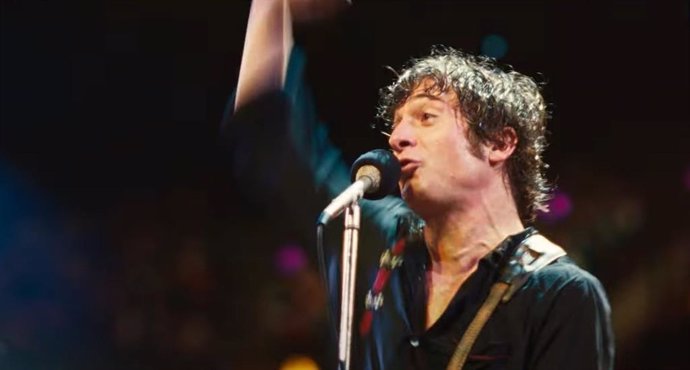 Jeremy Allen White muta en Bruce Springsteen en el tráiler de Deliver Me From Nowhere