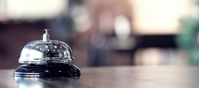 Archivo - Imagen de recurso de un timbre de la recepción de un hotel.