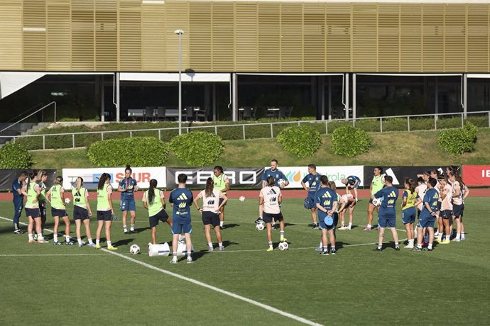 Players of Spain during a training session prior to the Spanish women's national soccer team's UEFA Women's Nations League matches at Ciudad del Futbol on May 27, 2025, in Las Rozas, Madrid, Spain.