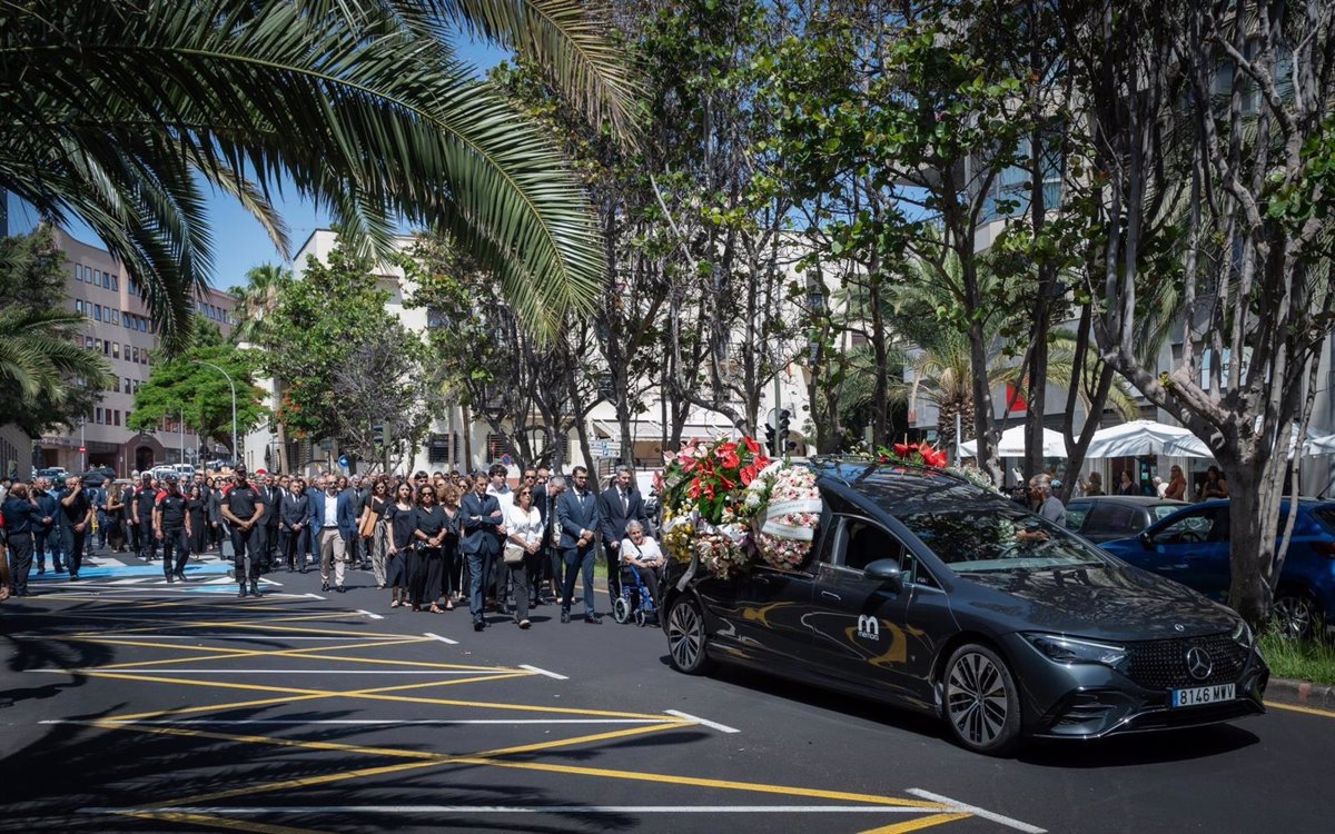 Canarias despide al expresidente Manuel Hermoso: un hombre sencillo que moldeó las islas y alumbró un nuevo nacionalismo