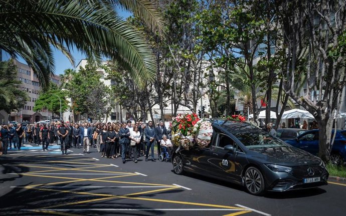 Comitiva fúnebre del expresidente de Canarias Manuel Hermoso tras su salida de Presidencia del Gobierno
