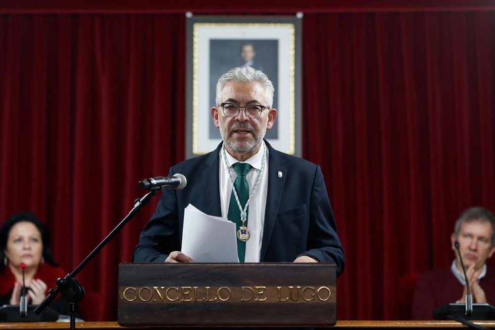 Archivo - El nuevo alcalde de Lugo, Miguel Fernández, durante la toma de posesión como alcalde de Lugo, a 11 de marzo de 2025, en Lugo, Galicia (España). Fernández toma posesión de su cargo debido al fallecimiento de la alcaldesa, Paula Alvarellos, que 