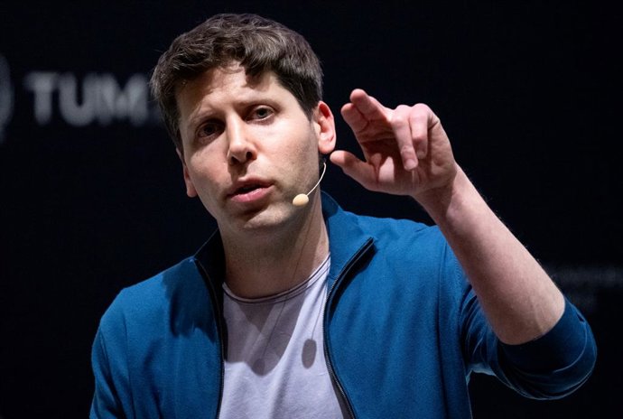 Archivo - Arquivo - 25 de maio de 2023, Bavária, Munique: O diretor executivo (CEO) da OpenAI e inventor do software de IA ChatGPT Sam Altman participa de um painel de discussão na Universidade Técnica de Munique (TUM). Foto: Sven Hoppe/dpa