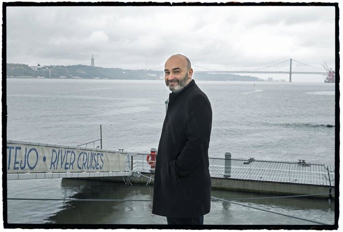 Archivo - El poeta Martín López-Vega protagoniza esta tardew las 'Veladas Poéticas' de la UIMP