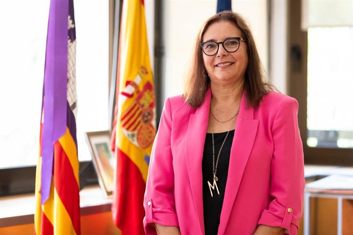 Archivo - La consellera de Salud de Baleares, Manuela García, posas tras una entrevista para Europa Press, en la Conselleria de Salud, a 5 de septiembre de 2023, en Palma de Mallorca, Mallorca, Baleares (España). 