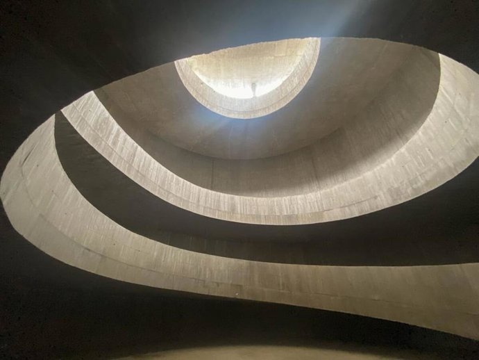 La primera edición de ENEAS, exposición y experiencia artística, acoge a 21 artistas y más de 100 obras de arte