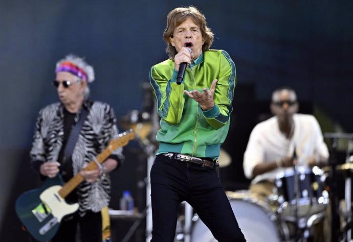 Archivo - 11 July 2022, Belgium, Brussels: English singer Mick Jagger of the English rock band "The Rolling Stones" performs onstage during a concert a the King Baudouin Stadium as part of their "Sixty" European tour. Photo: Eric Lalmand/BELGA/dpa