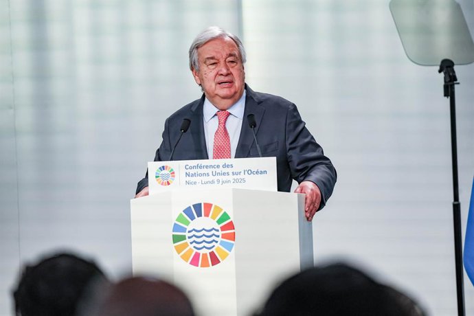 9 de junho de 2025, Nice, França, França: O Secretário-Geral da ONU, ANTONIO GUTERRES, fala no pódio com o logotipo da UNOC na abertura da Terceira Conferência das Nações Unidas sobre o Oceano (UNOC3) em Nice, co-organizada pela França e Costa Rica. A con