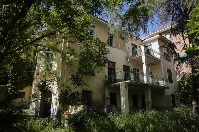 Velintonia,en su día hogar del Nobel de Literatura Vicente Aleixandre, durante la primera visita del consejero Mariano de Paco tras la recepción de las llaves.