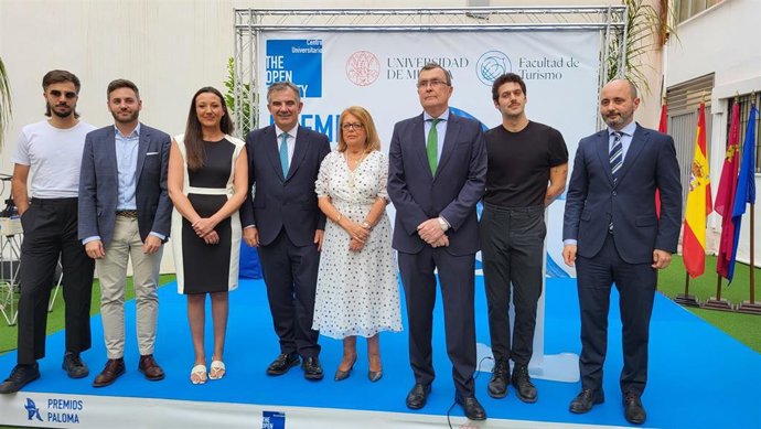 El Ayuntamiento de Murcia, Ouigo, el Info y Arde Bogotá, galardonados con los Premios Palomas de Turismo