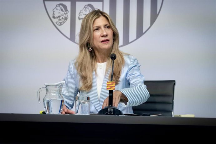 La vicepresidenta del Gobierno de Aragón, Mar Vaquero, anuncia una línea de ayudas para empresas de la zona afectada por las tormentas.
