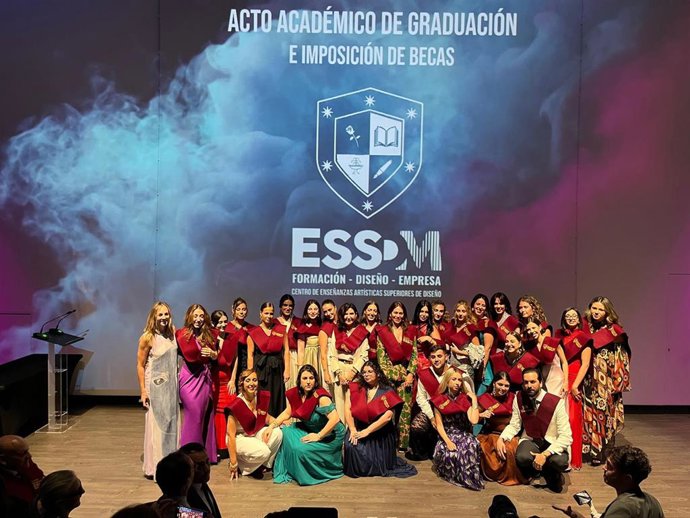 Acto académico de graduación de la promoción 2025 del Centro de Enseñanzas Artísticas Superiores de Diseño Essdm.